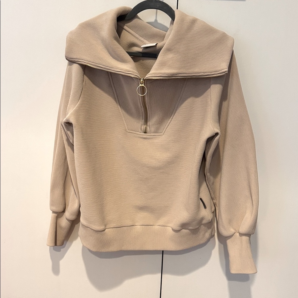 Varley Vine Half zip sweatshirt.